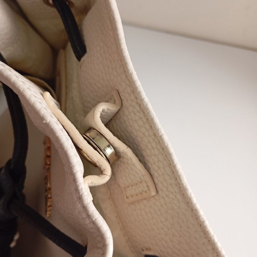 Folli Follie shoulder bag like new, ecru color