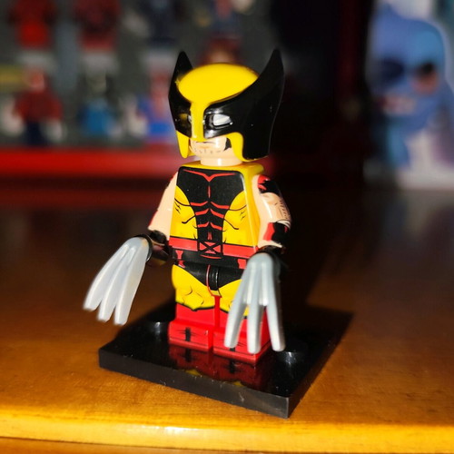 Wolverine (Brown-Red-Yellow Suit) like new, X-Men '97 figure
