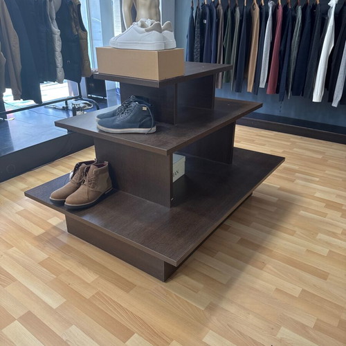 Furniture shelves like new, pack of 3 for clothing stores