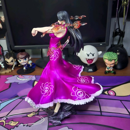 Boa Hancock action figure from One Piece anime, like new, 25 cm