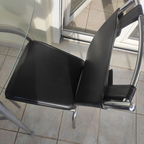 Dining set with 4 chairs used, glass top