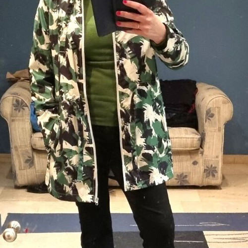 Sinsay parka size M like new, lightweight spring jacket with hood and pockets