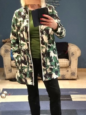 Sinsay parka size M like new, lightweight spring jacket with hood and pockets