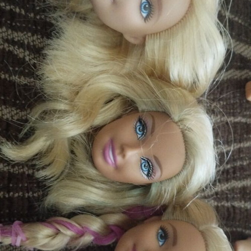 Barbie dolls pack with 9 dolls, 2 bodies, 3 heads and a horse