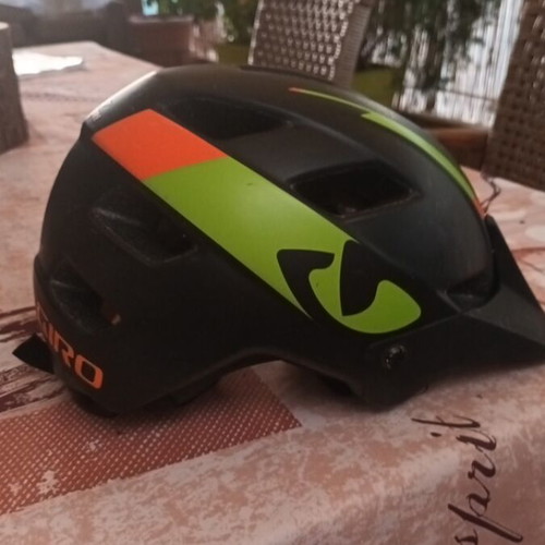 Giro Feature MIPS Kids Bicycle Helmet like new