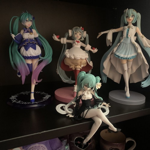 Hatsune Miku figures