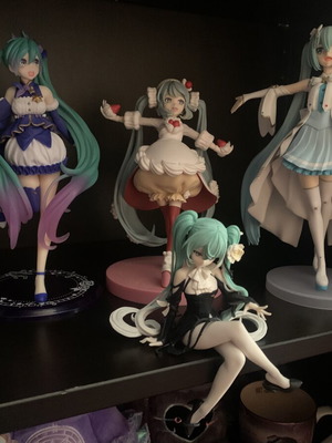 Hatsune Miku figures