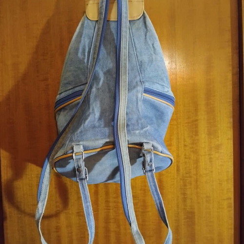 Wendy denim backpack like new with multiple pockets