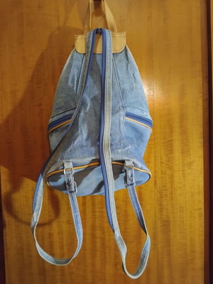 Wendy denim backpack like new with multiple pockets