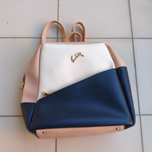 Veta tricolor backpack like new, blue and white