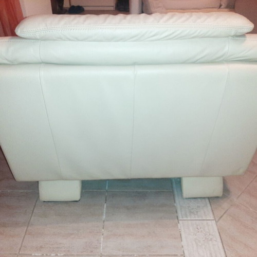 Armchair like new, beige leather, spacious and comfortable