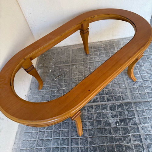 Wooden coffee table used in classic style with sturdy construction