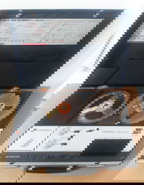 NATIONAL RQ-194S, 4-TRACK TAPE RECORDER (ΤΕΤΡΑΚΑΝΑΛΟ ΦΟΡΗΤΟ ΜΠΟΜΠΙΝΟΦΩΝΟ ΒΑΛΙΤΣΑΚΙ)