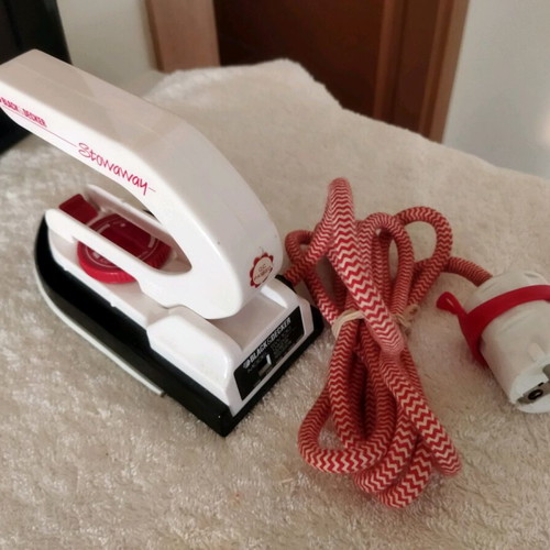 Black Decker travel iron used, model SW 100