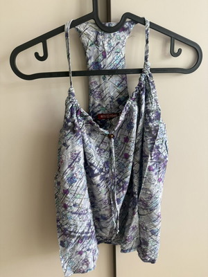 Attrattivo top like new, floral, 100% viscose, size M