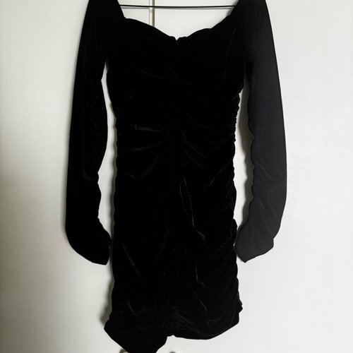 Zara women's velvet dress size Medium like new, black