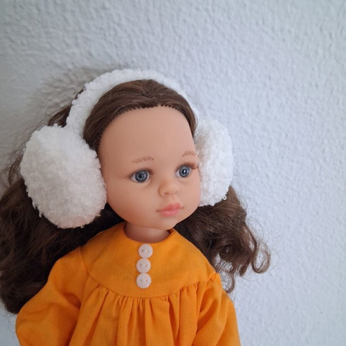 Paola Reina doll like new