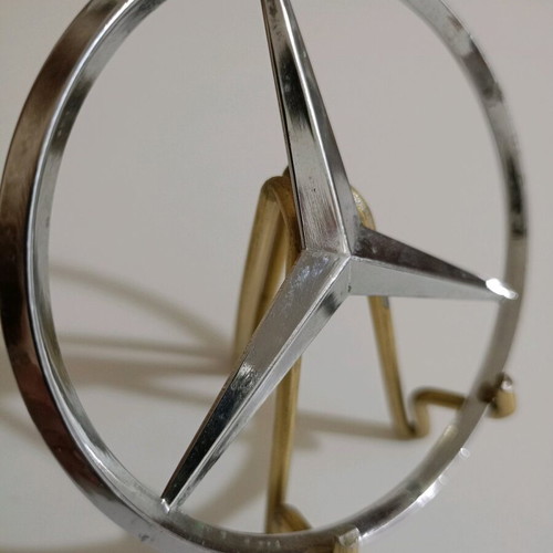Mercedes emblem used, metal chrome-plated