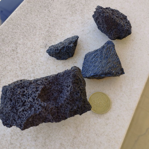 Lava pieces from Hawaii used, in very good condition