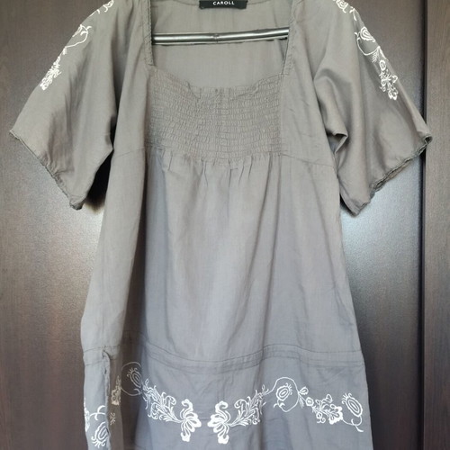 Caroll women's shirt like new, gray with white embroidery, size XL