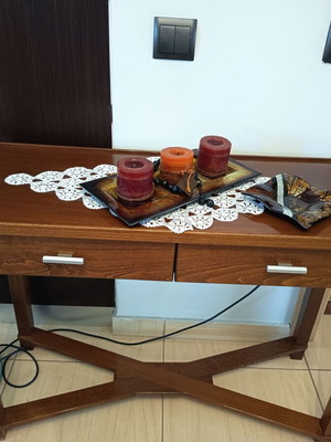 Decorative Italian wooden table with 2 drawers, like new
