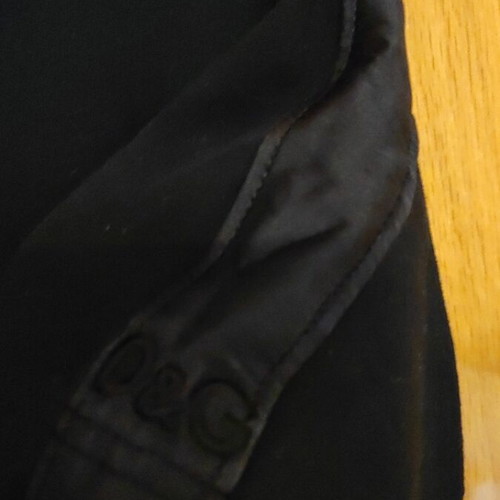 Dolce & Gabbana T-shirt with sharp neckline like new, black silk trim