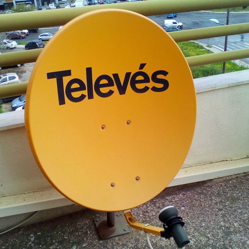 Televes Satellite Dish Complete Set with Mount and LNB used