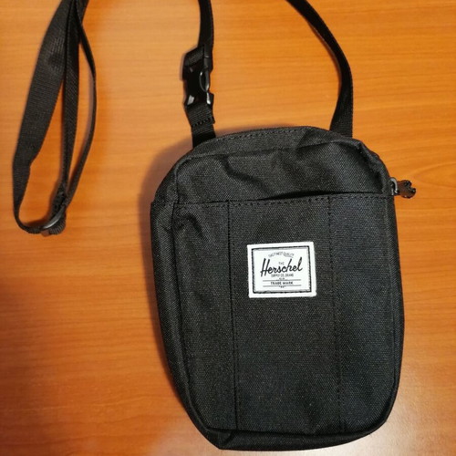 Herschel shoulder bag like new, black