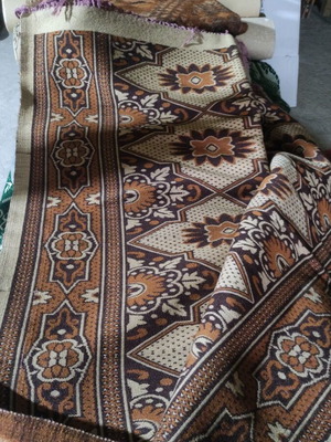Wool rug like new, traditional, dimensions 235x260