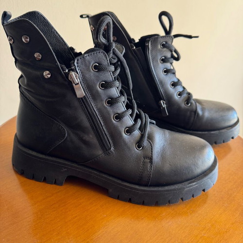 Gianna Kazakou black leather ankle boots like new, size 40