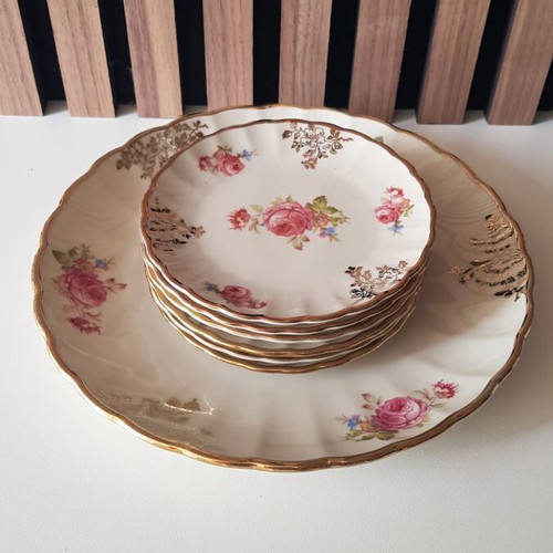 Bavaria dessert plates like new