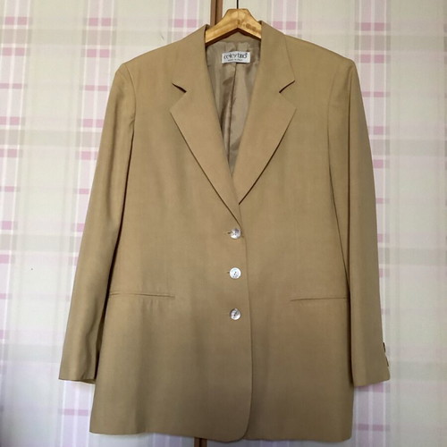 Classic women's beige Celestino jacket used, size GB16