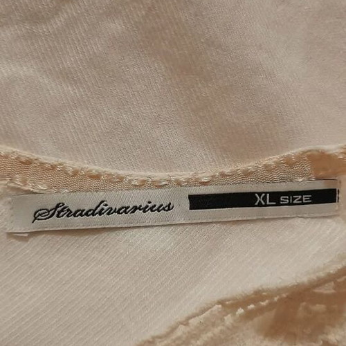 Stradivarius sleeveless blouse cream with lace like new