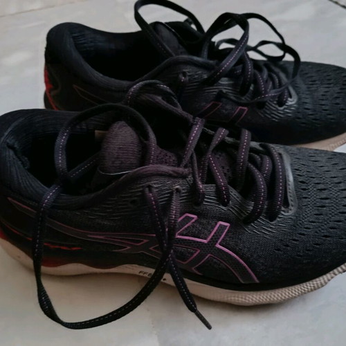 Asics Gel Nimbus 24 Women's Athletic Shoes Like New Black Orchid
