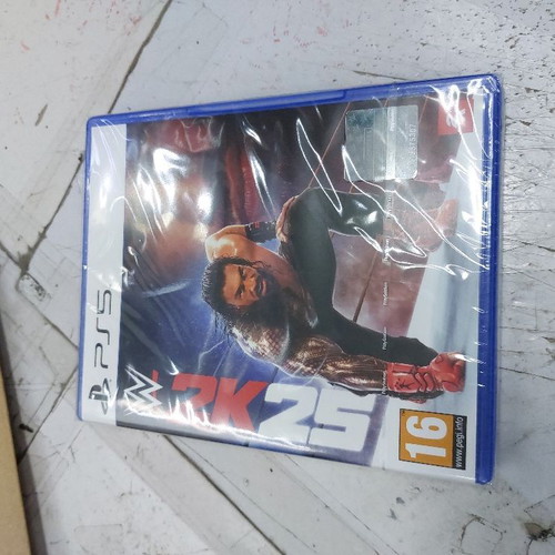 PlayStation 5 video game Sony WWE 2K25 like new, fighting