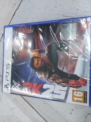 PlayStation 5 video game Sony WWE 2K25 like new, fighting