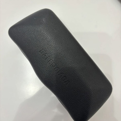 Balenciaga sunglasses like new, black