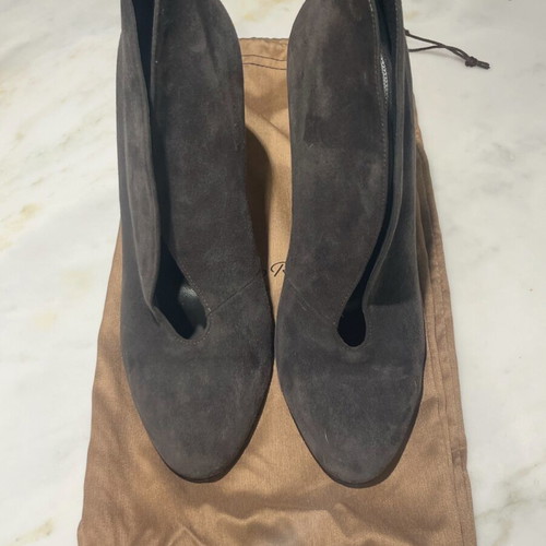 Gianvito Rossi suede pumps like new, gray, size 37.5