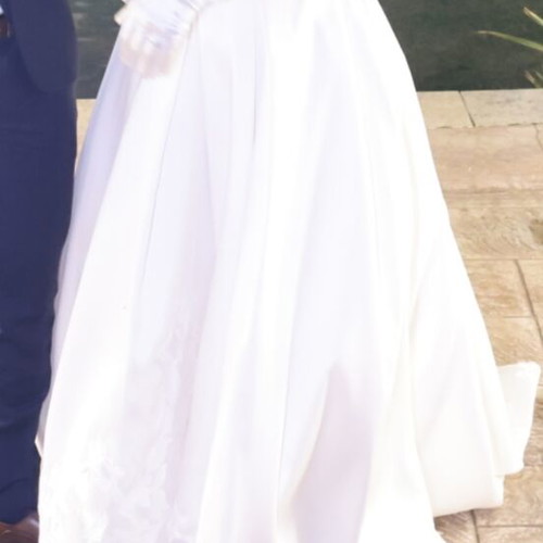 Vera Wang Wedding Dress like new, worn once, white, size L