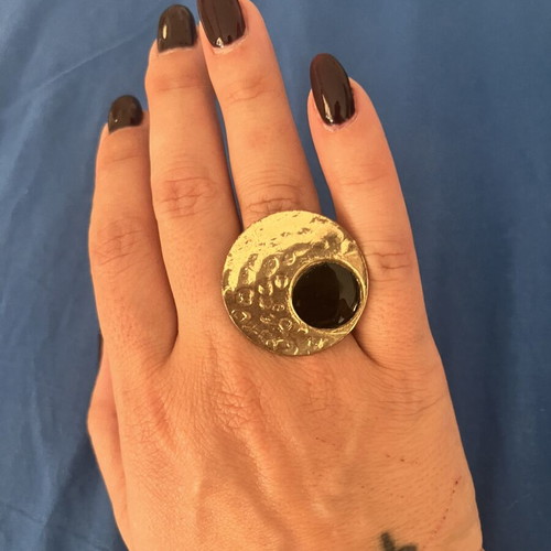 Ring adjustable size, like new, black and gold