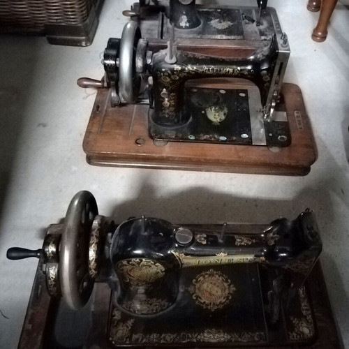 Antique sewing machines used, set of 3, decorative