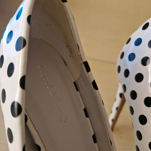 Patent leather polka dot pumps new, size 37, 10 cm heel