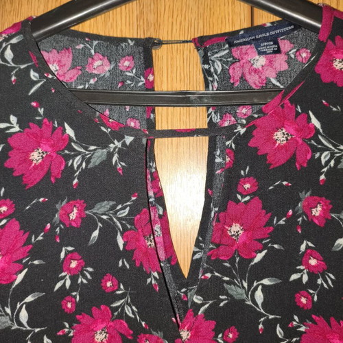 American Eagle Outfitters floral dress size S like new, black with fuchsia flowers