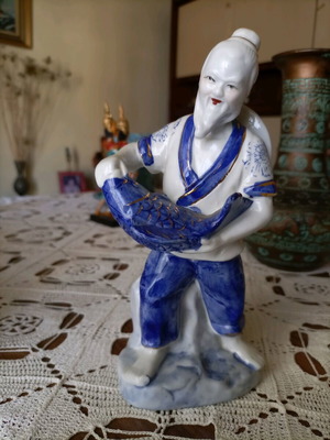 Clay decorative figurine Asian fisherman like new, box only