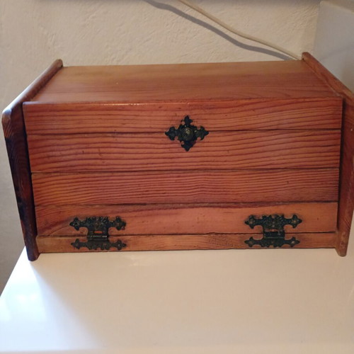 Wooden breadbox like new