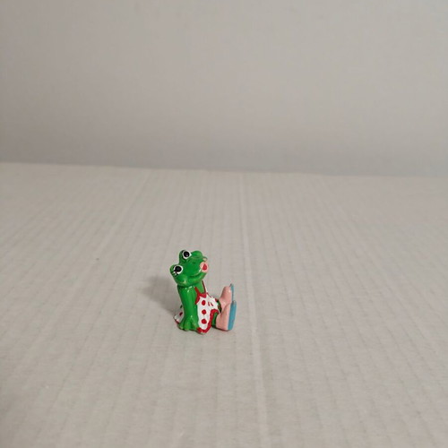 Frog figure 1993 Kinder used