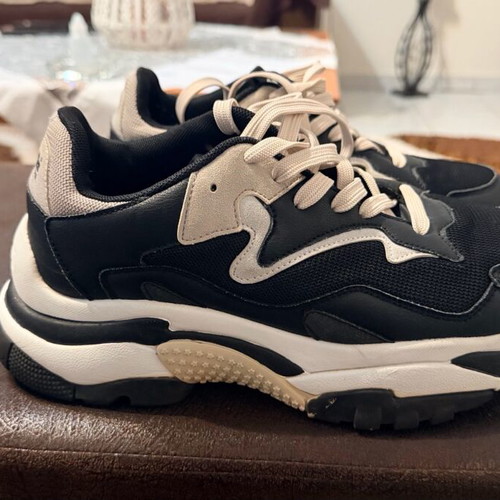 Superdry sneakers athletic like new, size 39.5-40, black and white