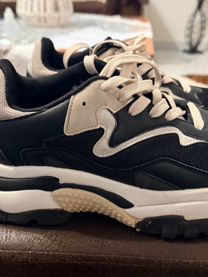 Sneakers Superdry αθλητικά σαν καινούργια, νούμερο 39,5-40, μαύρο και άσπρο