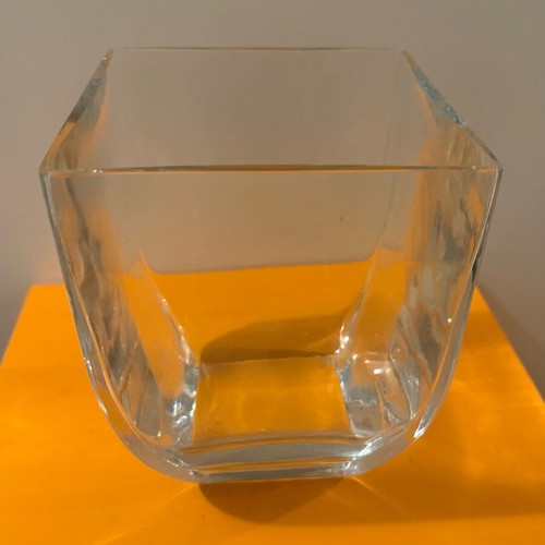 Glass square vase used, impressive and heavy