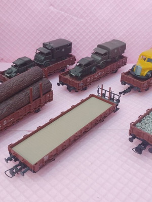 Roco HO Scale Commercial Wagons Like New, Set of 6 for Two-Rail System